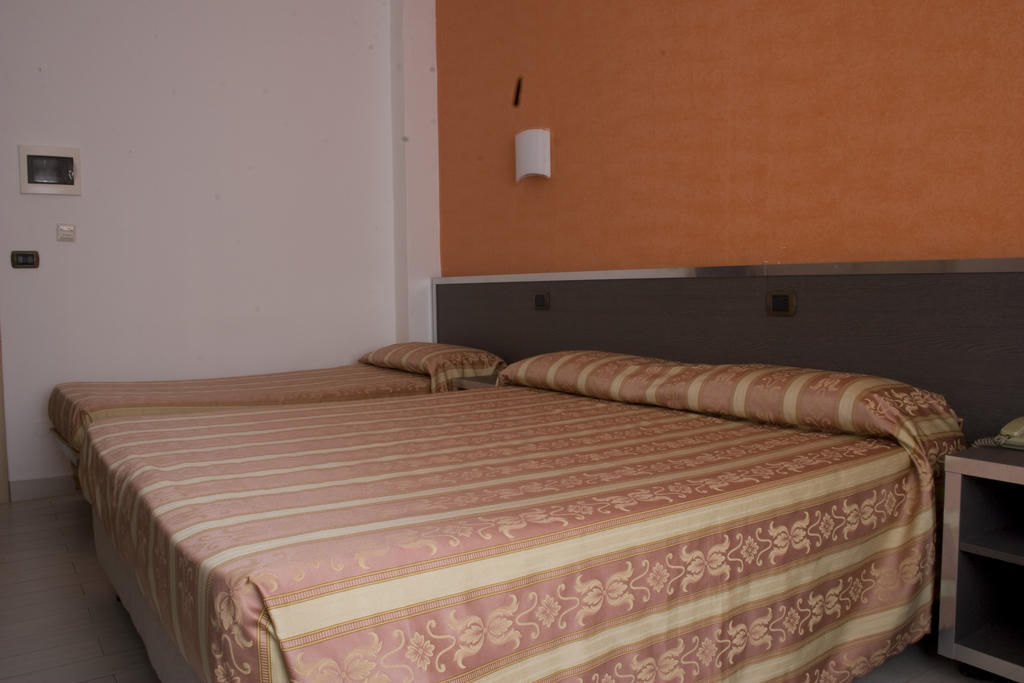 Hotel Renato Sesto San Giovanni Ruang foto