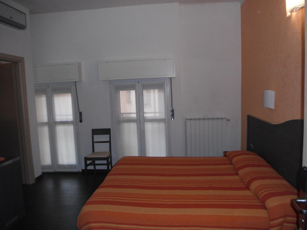 Hotel Renato Sesto San Giovanni Ruang foto