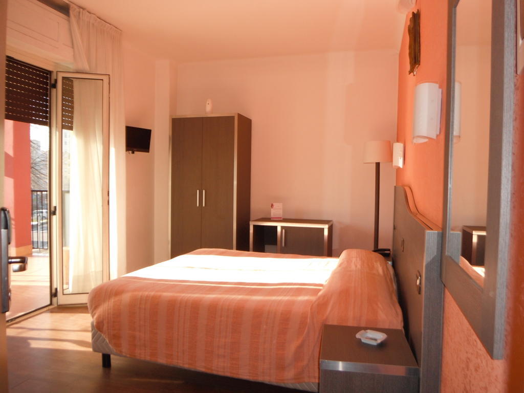Hotel Renato Sesto San Giovanni Ruang foto