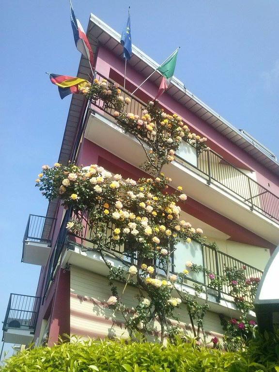 Hotel Renato Sesto San Giovanni Bagian luar foto